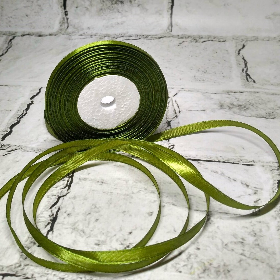 Стрічка атласна, 0.7 см, 23 метри, оливкова