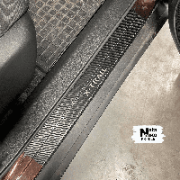 Накладки на пороги Nissan X-TRAIL III (T32) з 2014-2017 - рр. (Premium carbon)