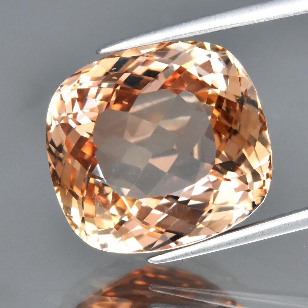 Медовий топаз 18.91 Ct. 15.6 х 14.3 х 10 mm