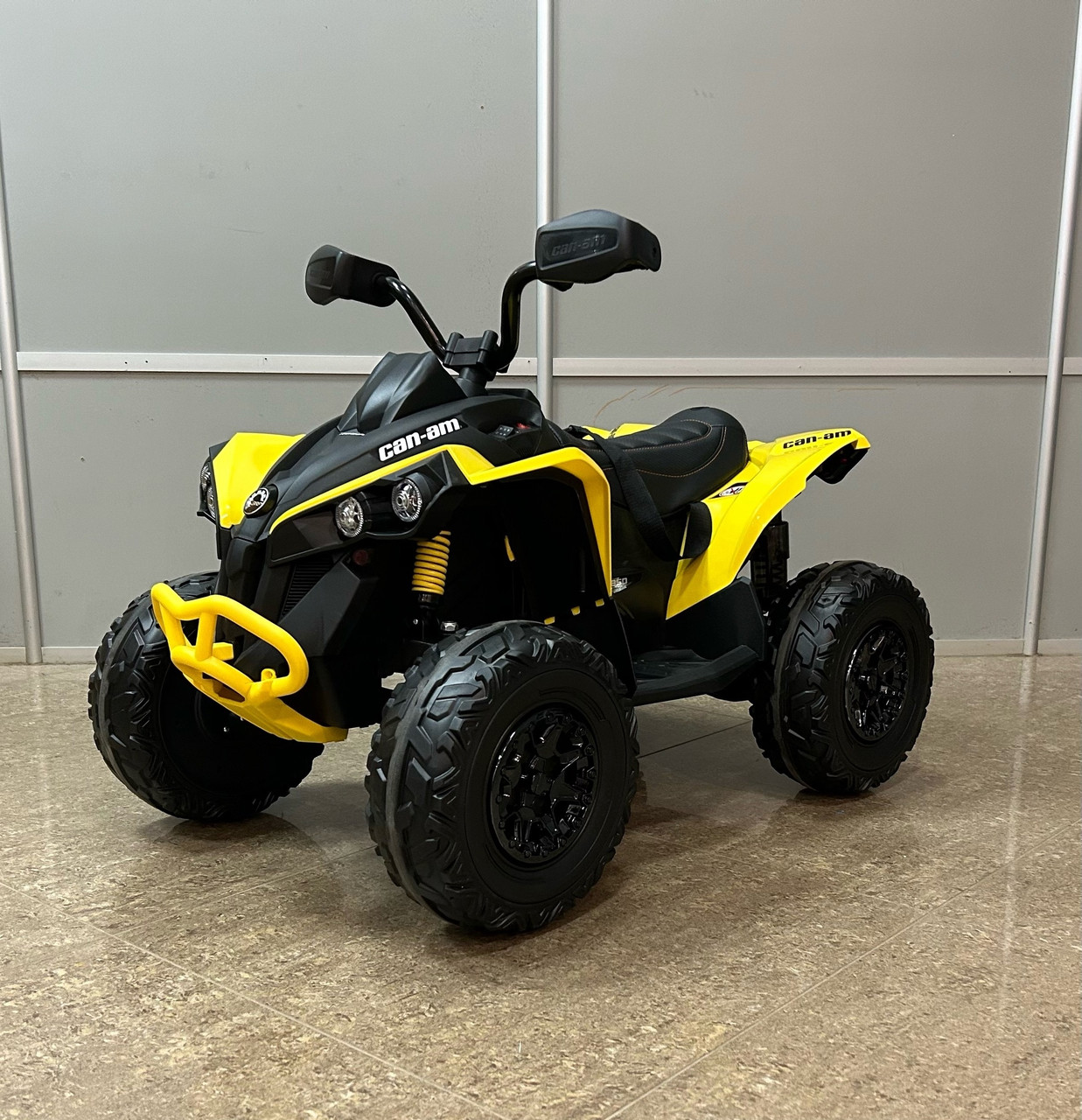 Дитячий квадроцикл Maverick Can-Am 4WD (жовтий колір) з пультом керування 2,4G, фото 1