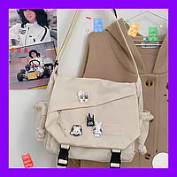 Жіноча нейлонова сумка через плече бежевого кольору зі значками , сумка Хардзюко шкільна для універу Y2K