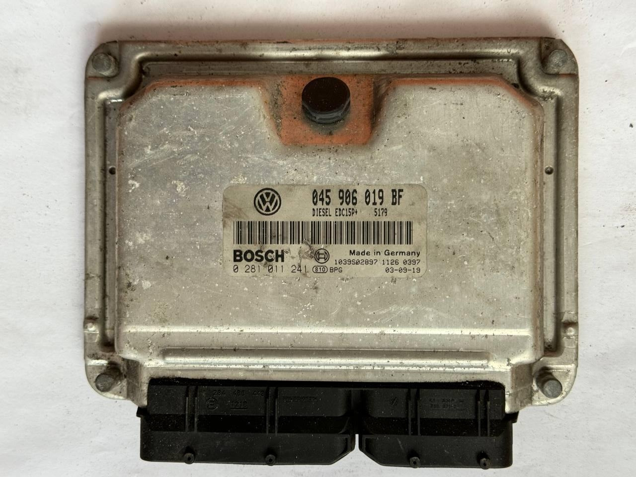Електронний блок керування Volkswagen diezel 045906019BF Bosch 045 906 019 BF / 0 281 011 241 / 0281011241