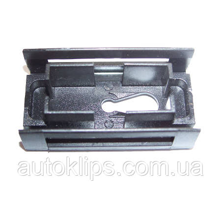 Кліпса кріплення молдінга лобового вікна Mercedes Vito W638 (ПРАВА) A6389840961,, фото 1