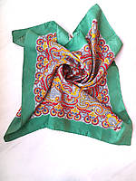Платок-шаль женский в абстрактный принт весна-осень Без бренду 77х77 см Зеленый с оранжевым