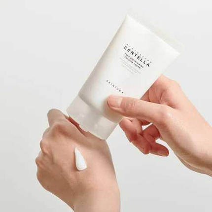 Крем для обличчя що освітлює і зволожує SKIN1004 Madagascar Centella Tone Brightening Capsule Cream 75 мл, фото 3