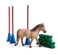 Поні проходить трасу в слаломі Schleich Pony slalom 42483