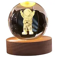 Ночник декоративный хрустальный шар Космонавт 3D