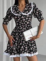 Женское нежное короткое романтичное приталенное цветочное платье из софта с широким воротником Цвет Черный