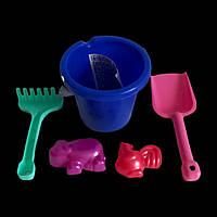 Ведро синее детское пластмассовое игрушечное с набором пасочек и лопаткой, песочный набор 5 предметов сетка