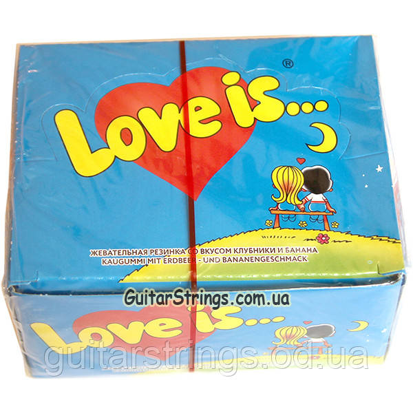 Жуйка Love Is Банан — Полуниця 100 шт.