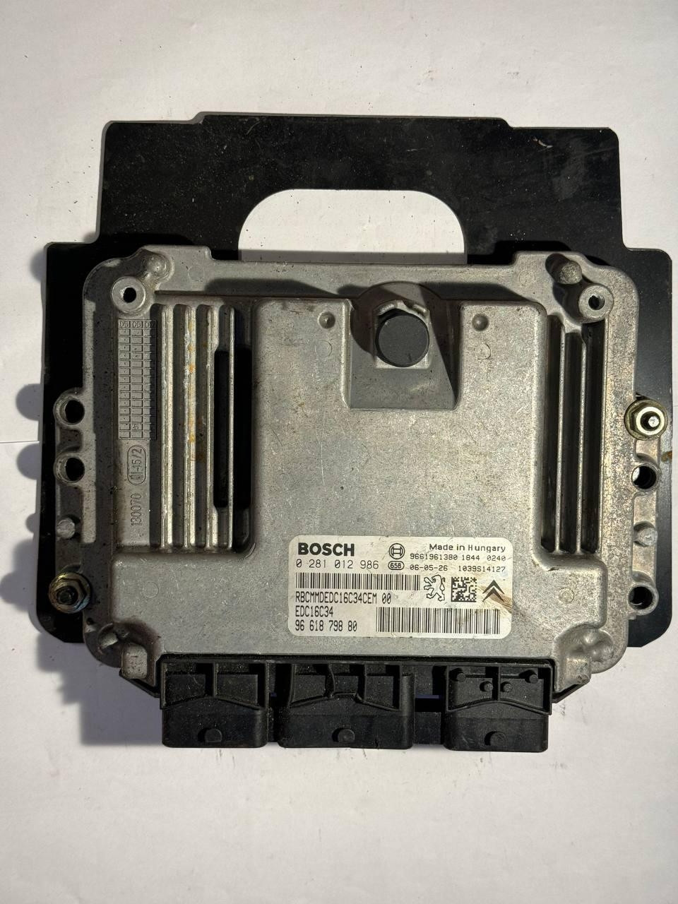 Електронний блок керування Bosch 0281012986 peugeot 96 618 798 80 / 9661879880