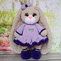 Мягкая плюшевая вязаная игрушка Зайка ручной работы Детская игрушка Зайка в фиолетовом платье