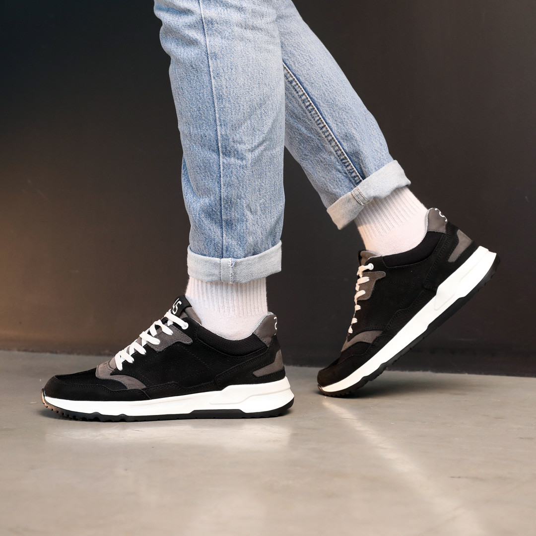 Чорні чоловічі спортивні кросівки для спорту чоловічі кеди 4S Advert