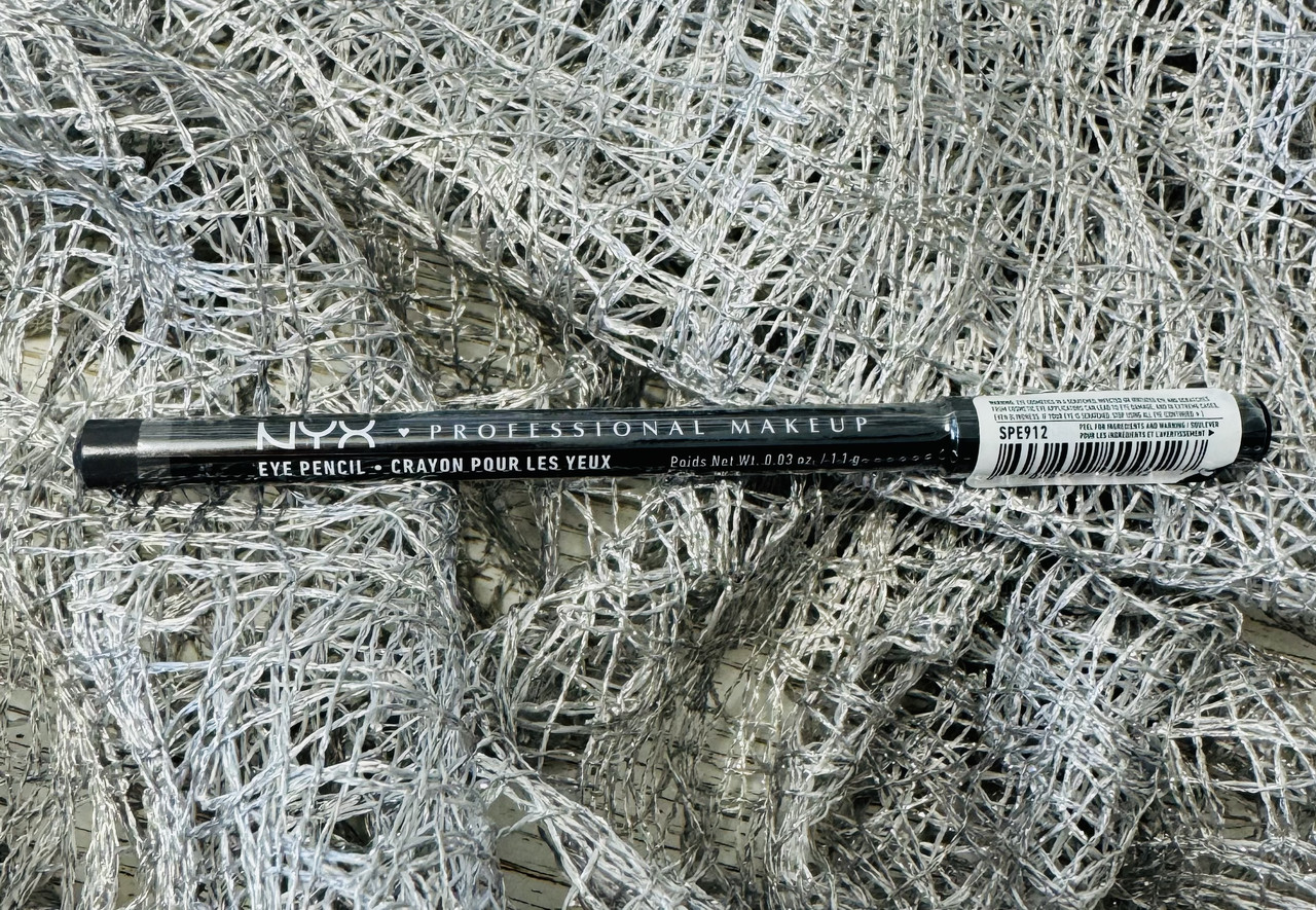 Темно-сірий олівець для очей NYX Charcoal SPE912