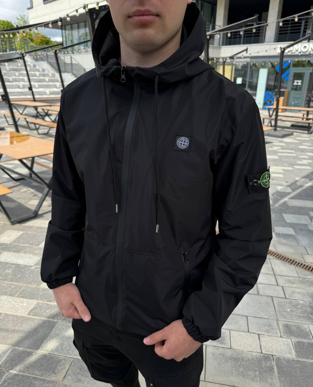 Чоловіча ветровка Stone Island з патчем чорна Куртка Стон Айленд з плащової тканини весняна осіння