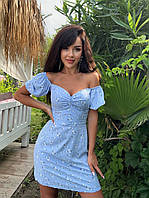 Платье голубое со спущенными плечами летнее штапель с цветочным принтом короткое