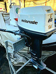 Креслення двигуна Evinrude 20