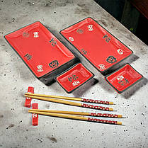 Набір посуду для подачі суші з кераміки на 2 персони 28х28,3х3,5 см Ієрогліфи на червоному тлі, фото 5