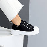 Жіночі стильні чорні кеди на потовщеній підошві. взуття жіноче, фото 6