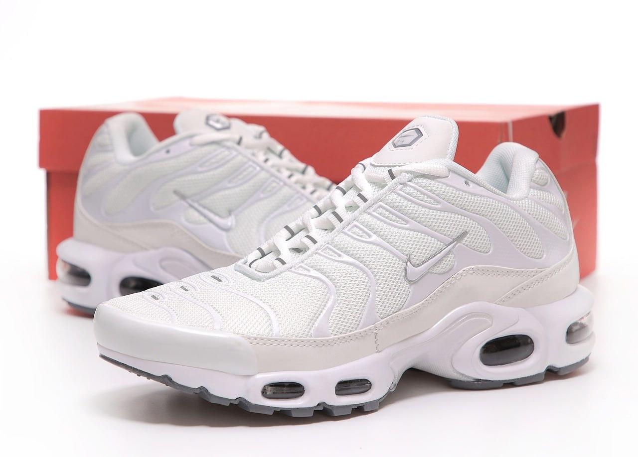 Чоловічі білі Кросівки Nike Air Max Tn+
