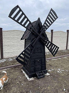 Декоративний млин із дерева для саду