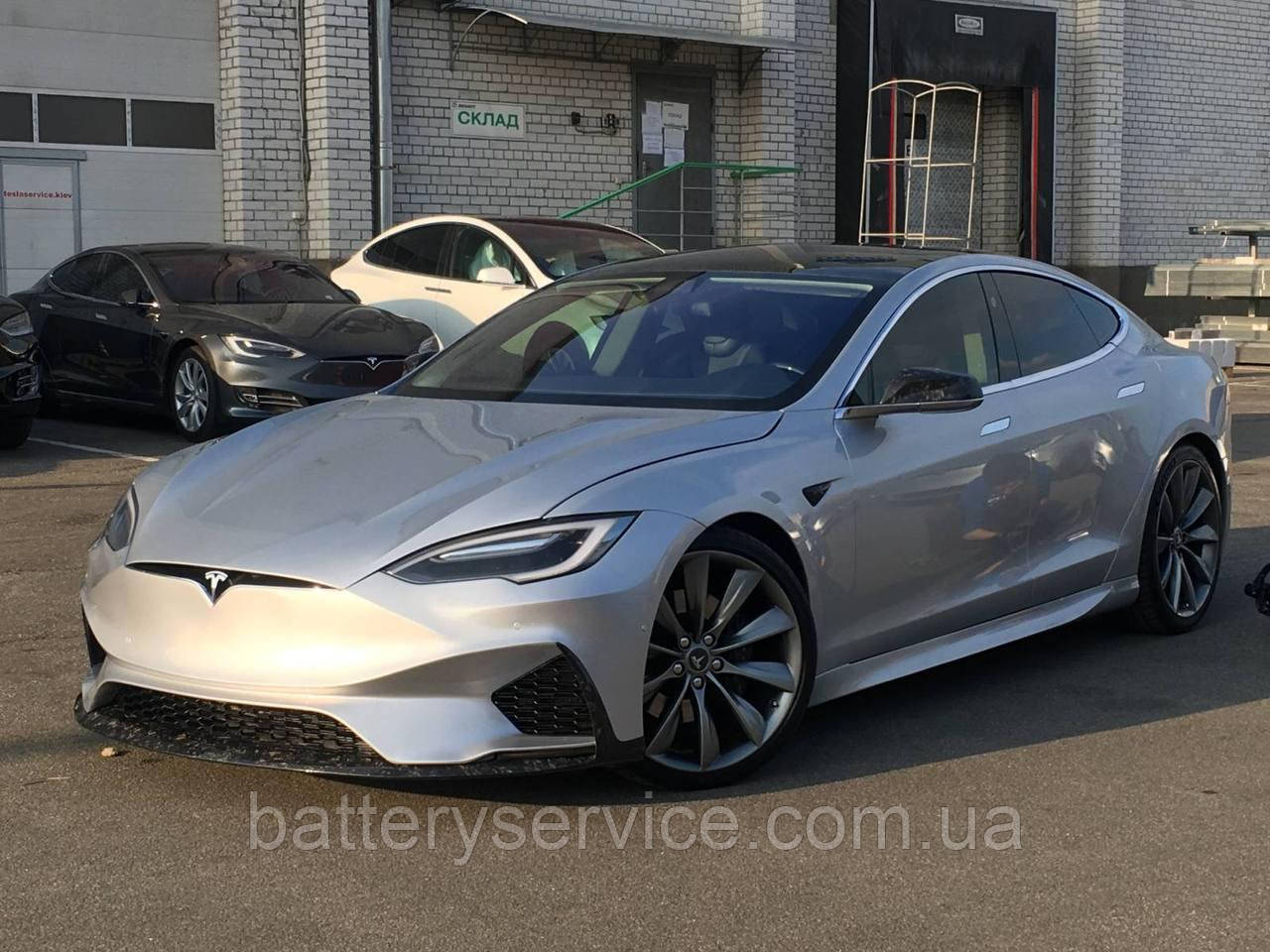 Комплект тюнінгу для Tesla Model S "Performance"