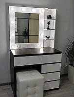 Столик для макіяжу з шухлядами