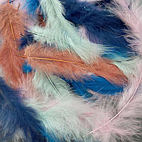 Декоративные перья пушистые, 45-50 штук, от 10 до 18 см, темный пастельный микс
