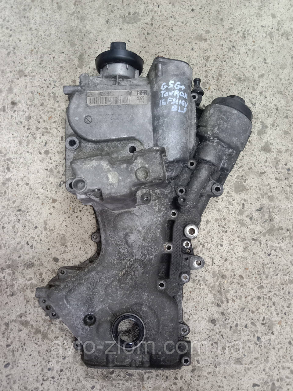 Передня кришка двигуна Volkswagen Golf 5, Golf Plus, Touran 1.6 FSI 16V BLF. 03C109211G.