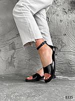 Кожаные босоножки на лето женские черного цвета на низком каблуке, стильные повседневные сандалии