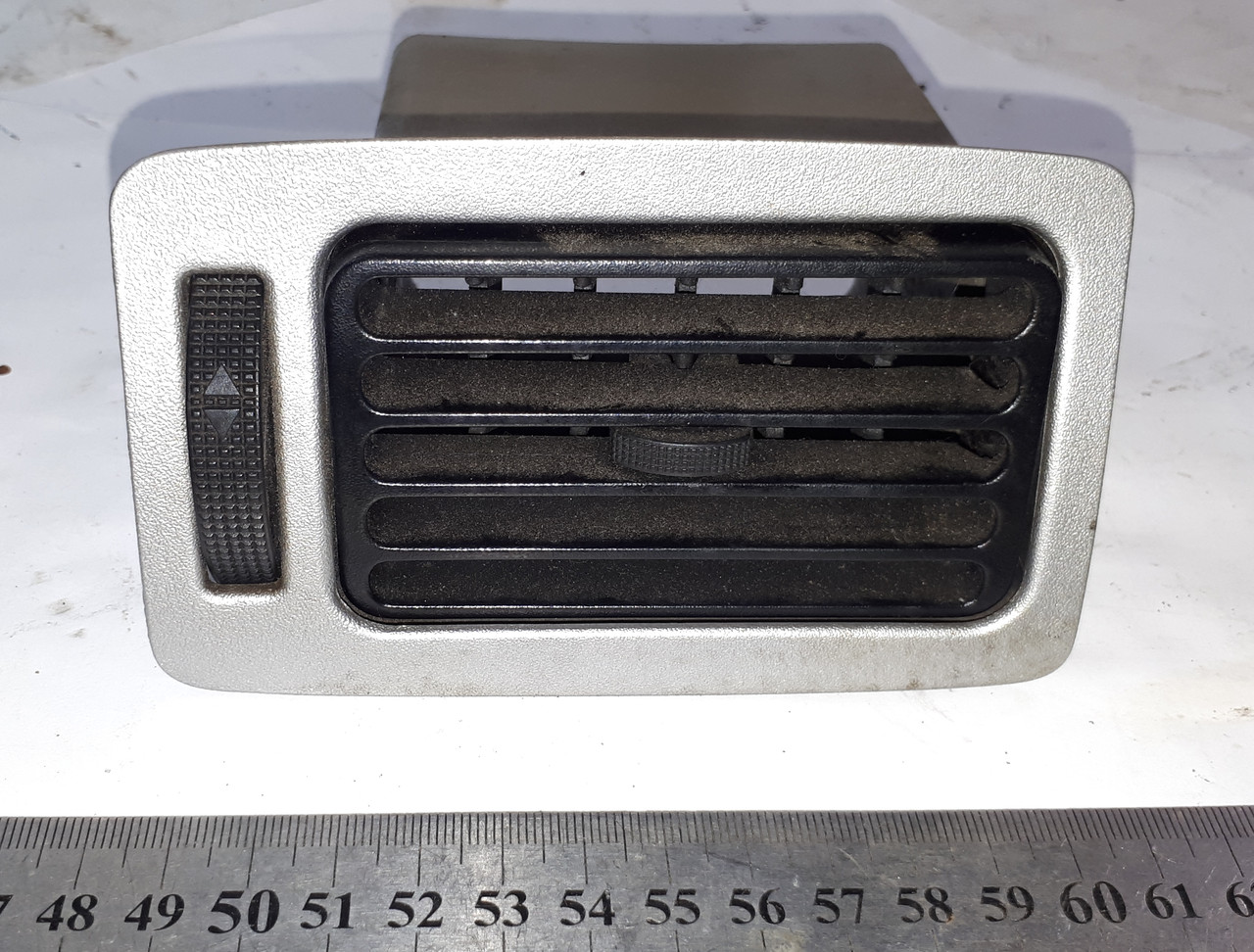 Повітропровід дефлектора торпедо лівий A15-5305210 Чері Амулет Chery Amulet
