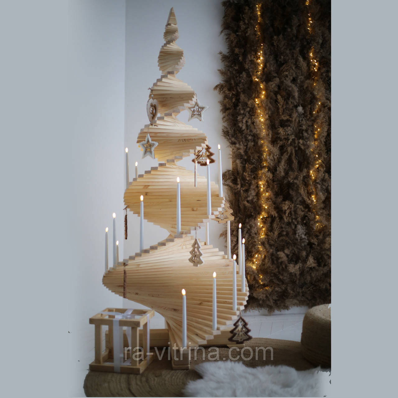 Дизайнерська ялинка з дерев'яних рейок ьний новорічний декор спіральна дерев'яна ялинка 180 см висота