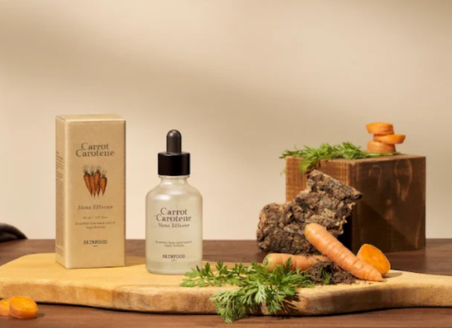 Сироватка для обличчя з каротином Skinfood Carrot Carrotene Moist Effector