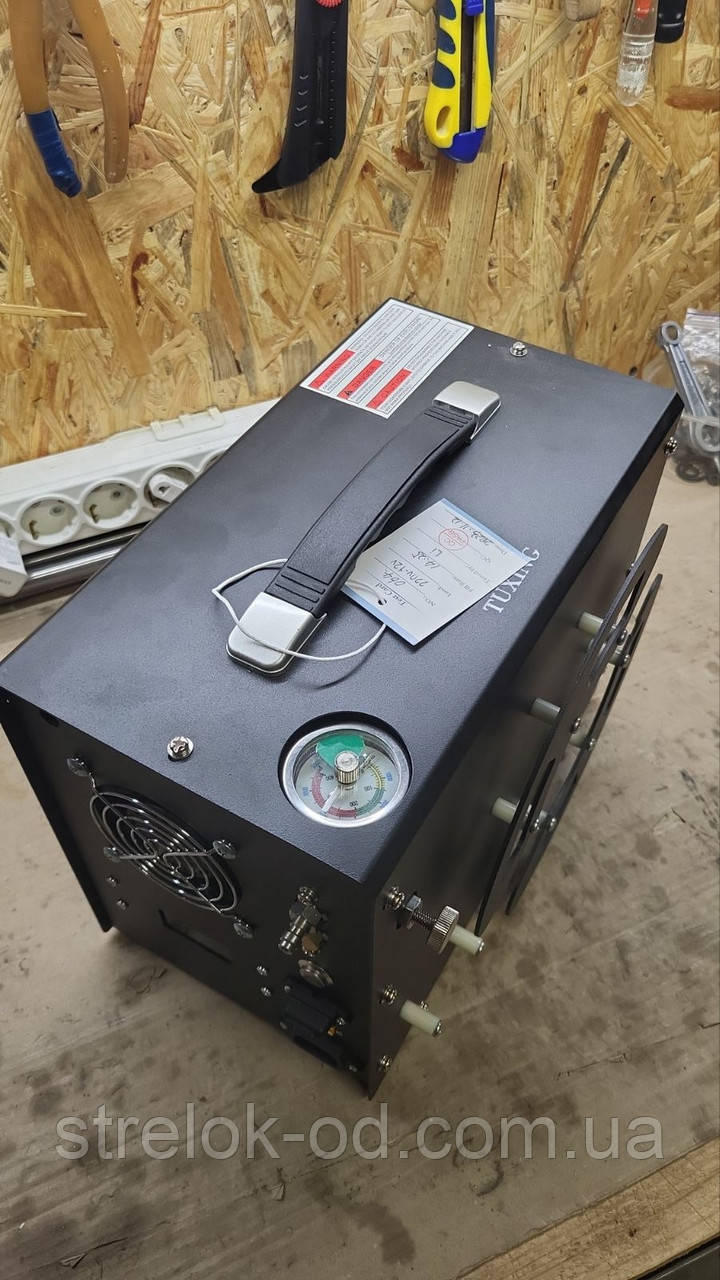 Компактний компресор BD. 300 АТМ. для заправлення PCP гвинтівок. 12/220 В, фото 1