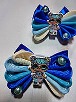 Детский бантик на резинке "Элис из репсовых лент с куколкой LOL, голубой