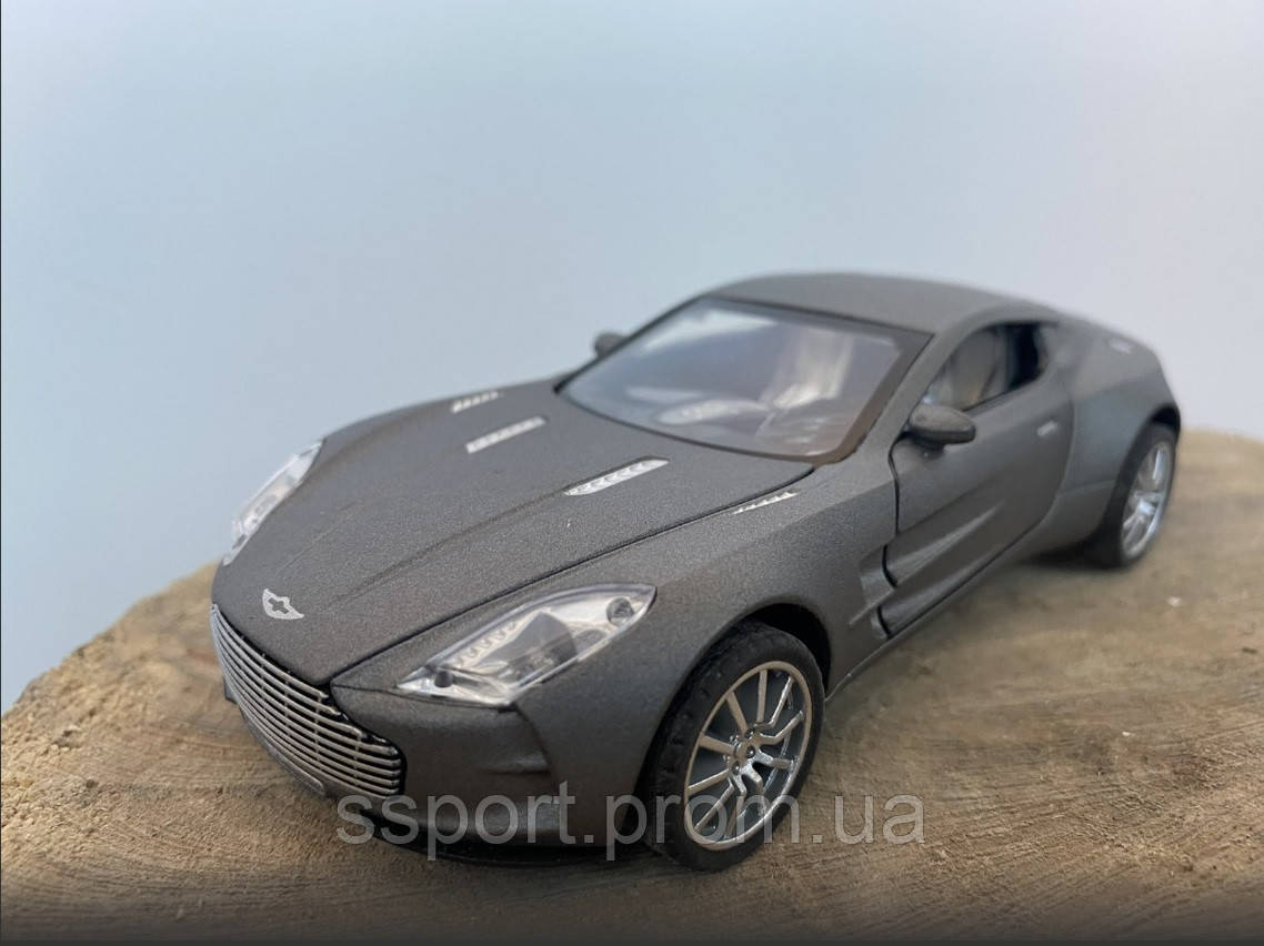 Іграшкова машинка Aston Martin One-77, металева модель, звук та світло