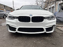 Передній бампер M3 стиль BMW 3 Series F30 F31 2012-2018 (під омивачі/з отворами під парктроніки)