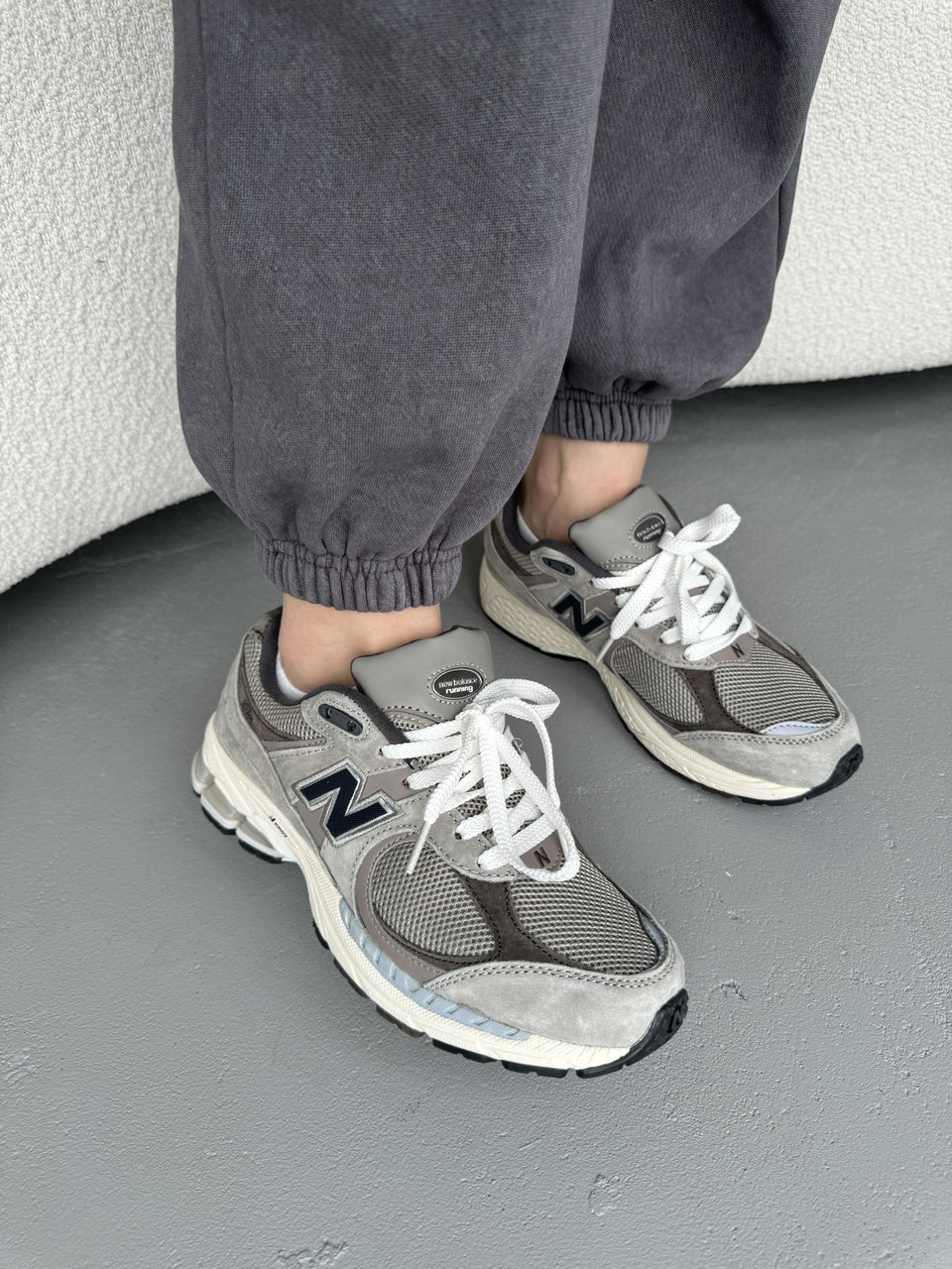 Кросівки чоловічі сірі New Balance 2002 Grey Brown (16508)