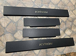 Захист порогів - накладки на пороги Ssang Yong KYRON з 2007 р. (Premium carbon)