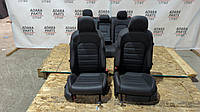 Комплект спортивных сидений VW Golf GTI (Спортивные сидения, подогрев спереди, кожа с красной строчкой, бокс