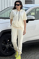 Спортивный костюм женский молочного цвета 179050S
