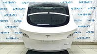 Дверь багажника голая со стеклом Tesla Model Y 20- белый PPSW, со стоп сигналом, крашена 0.3, царапины на