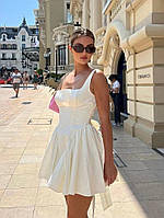 Женственное нежное платье с открытой спинкой и бантом по талии молочный