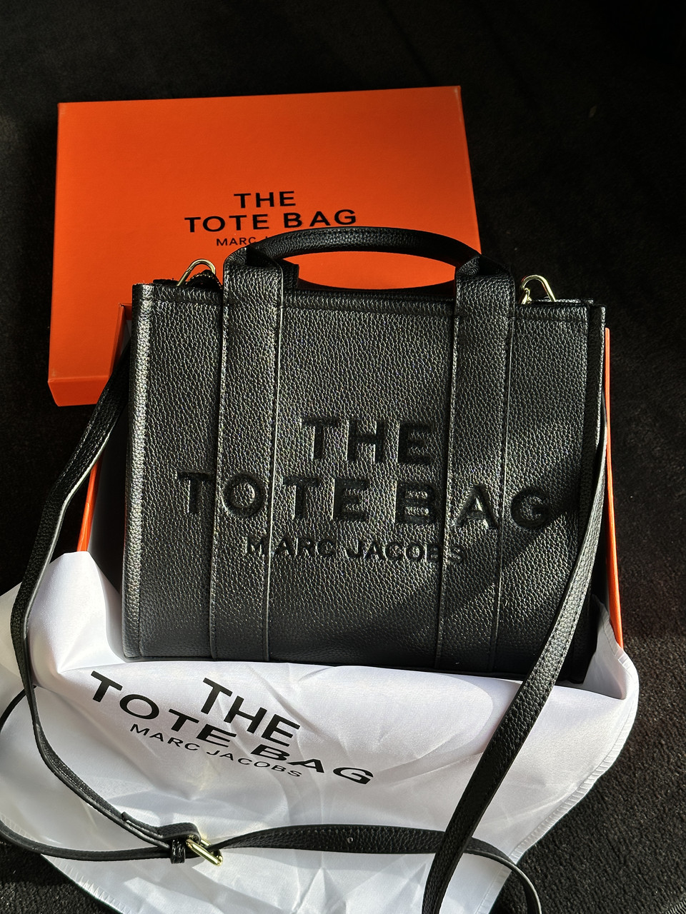 Marc Jacobs The Leather Small Tote Bag 25.5 x 21 x 10 см женские сумочки и клатчи высокое качество - фото 1 - id-p2200577539
