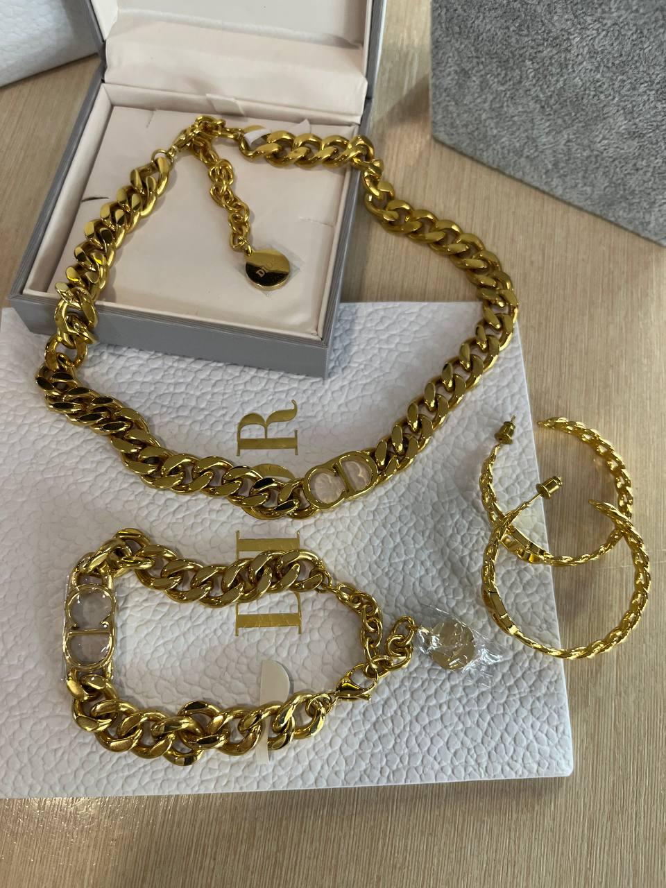 Браслет від Dior