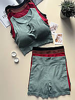Комплект для спорту/прогулянок із топа та шортів