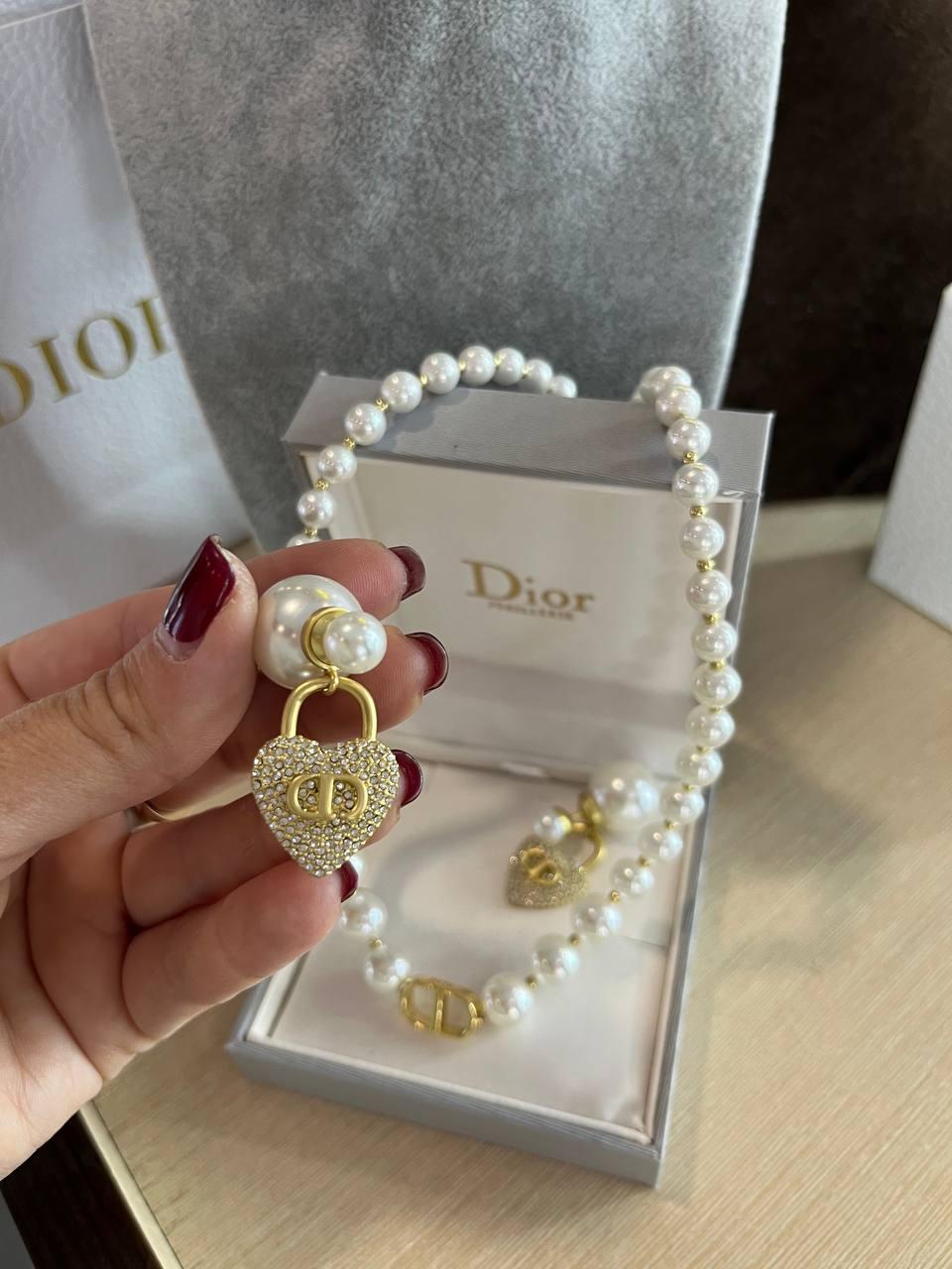 Сережки перли від Dior