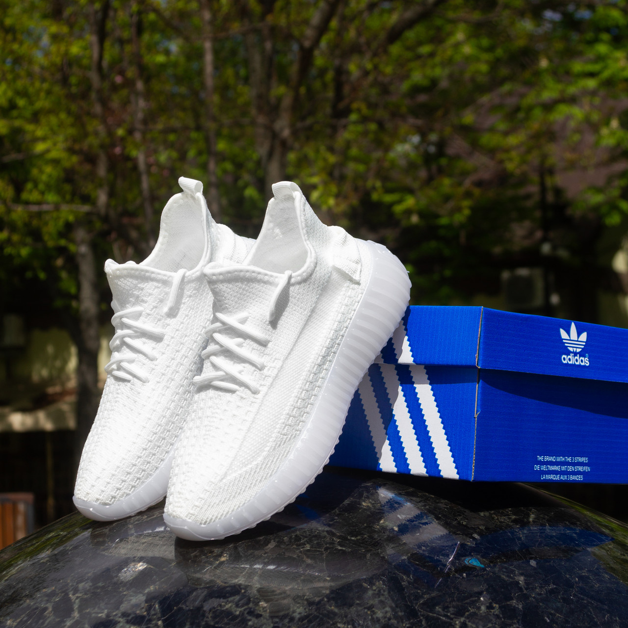 SALE Кросівки в сти-лі Adidas Yeezy Boost білі