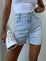 Женские светло-голубые джинсовые шорты с высокой посадкой и подворотом