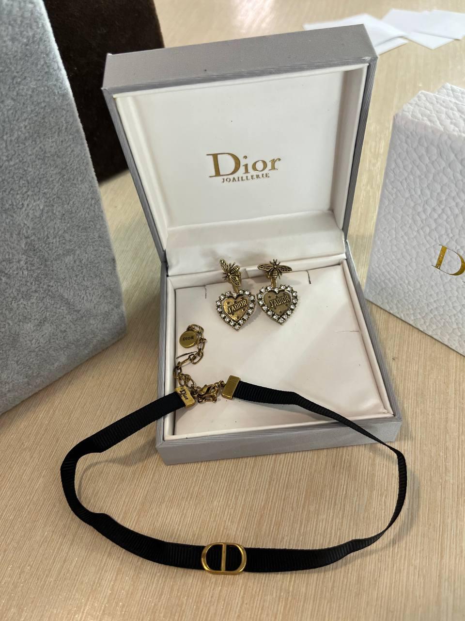 Набір кольє та  сережки  від Dior.